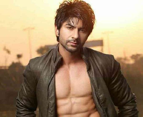 Aansh Arora Age, Net Worth, Affairs, Height, Bio and More image