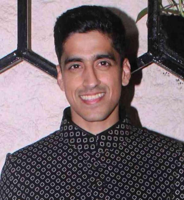 Chaitnya Sharma Height, Affairs, Net Worth, Age, Bio and More image