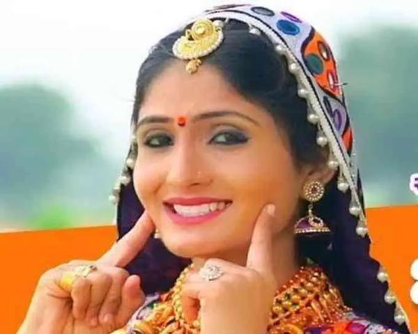 Geeta Rabari Height, Age, Net Worth, Affairs, Bio and More image