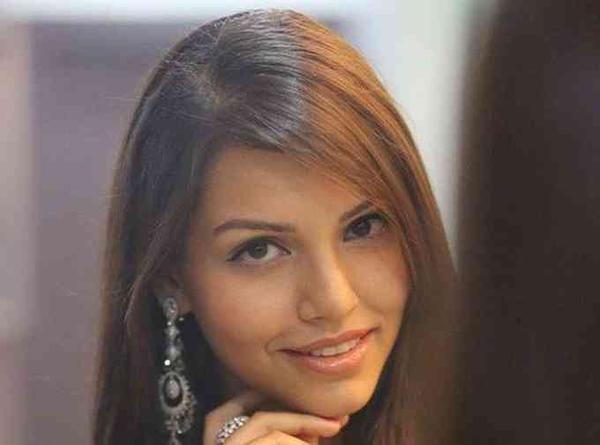 Kyra Dutt Affairs, Net Worth, Age, Height, Bio and More image