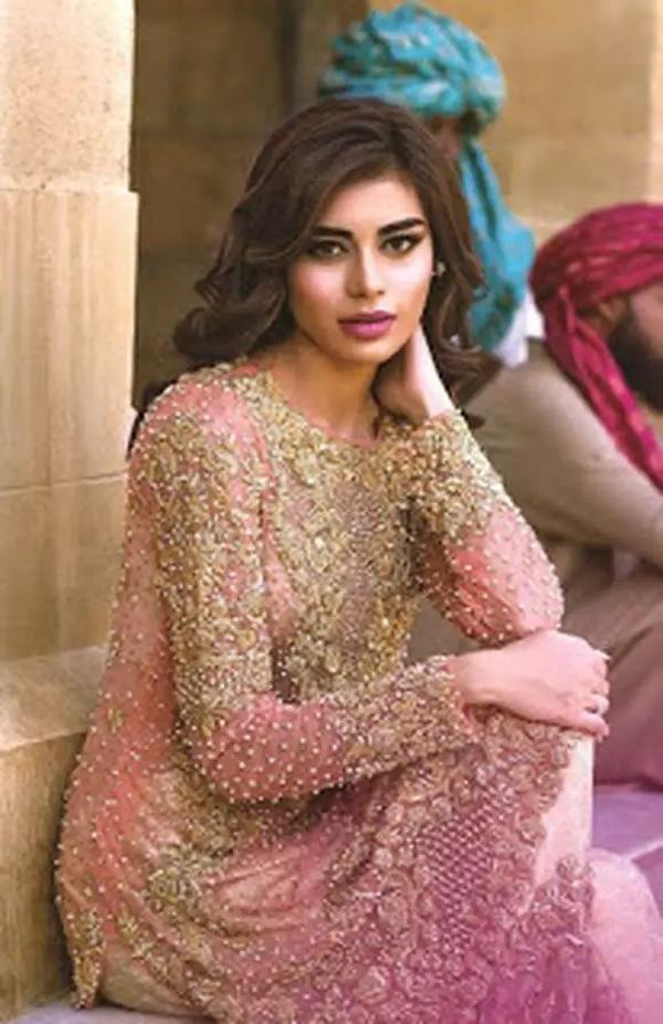 Sadaf Kanwal Age, Affairs, Net Worth, Height, Bio and More image