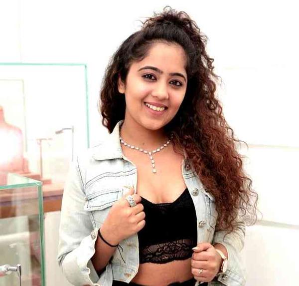 Surabhi Mehra Net Worth, Affairs, Height, Age, Bio and More image