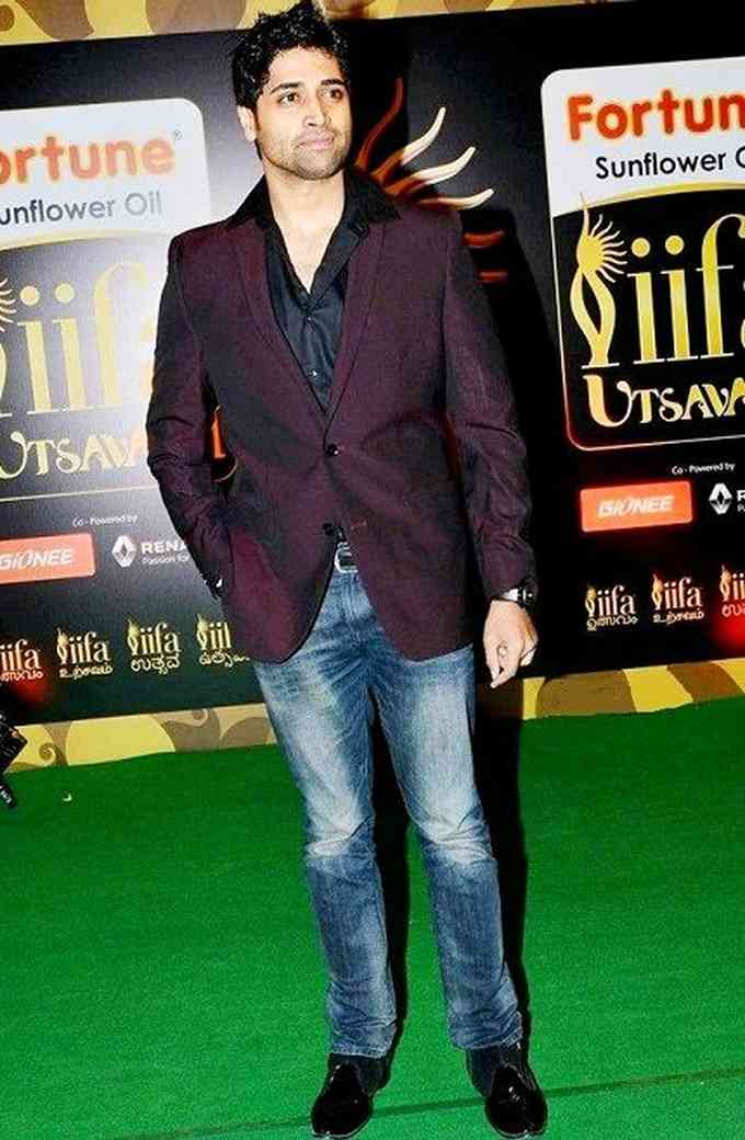 Adivi Sesh Images